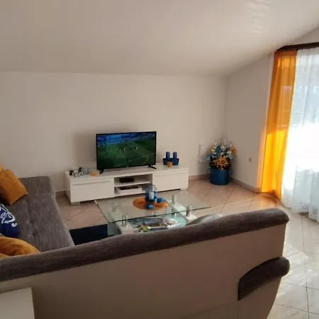 Lorena Apartment *