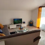 Lorena Appartement *